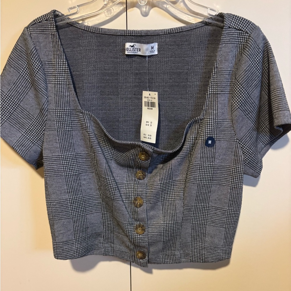Hollister Plaid Shirt Women’s Medium Gray Casual or Dressy Fall Top with Buttons